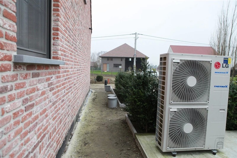 Buiten unit LG Therm V-1.jpg